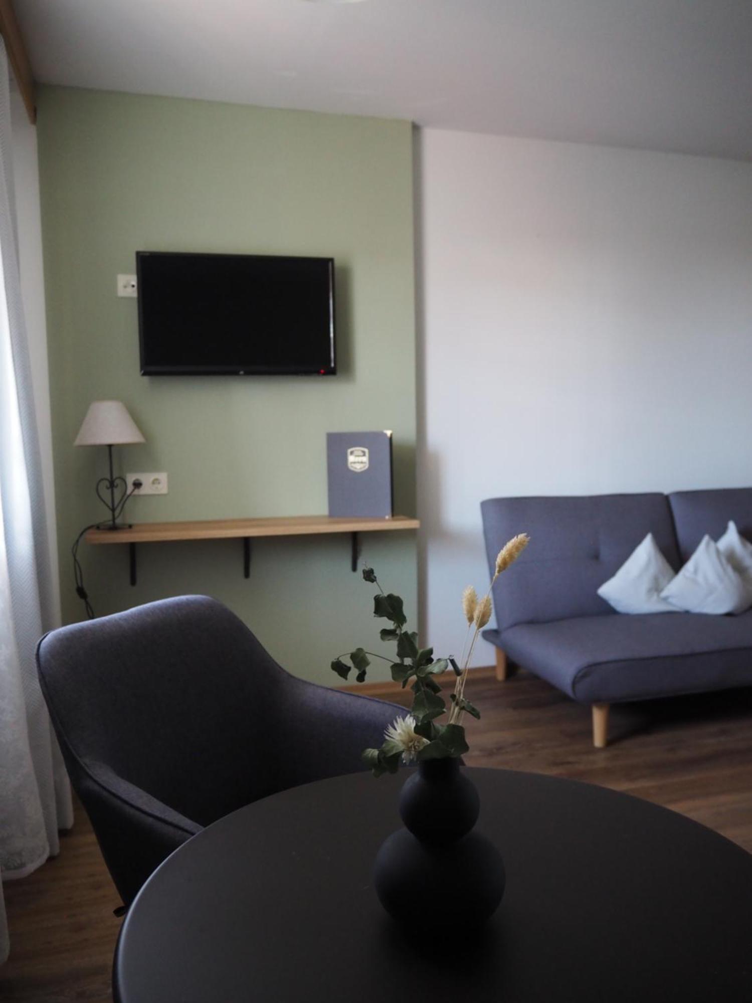 Hotel Garni Kern Halfing Esterno foto