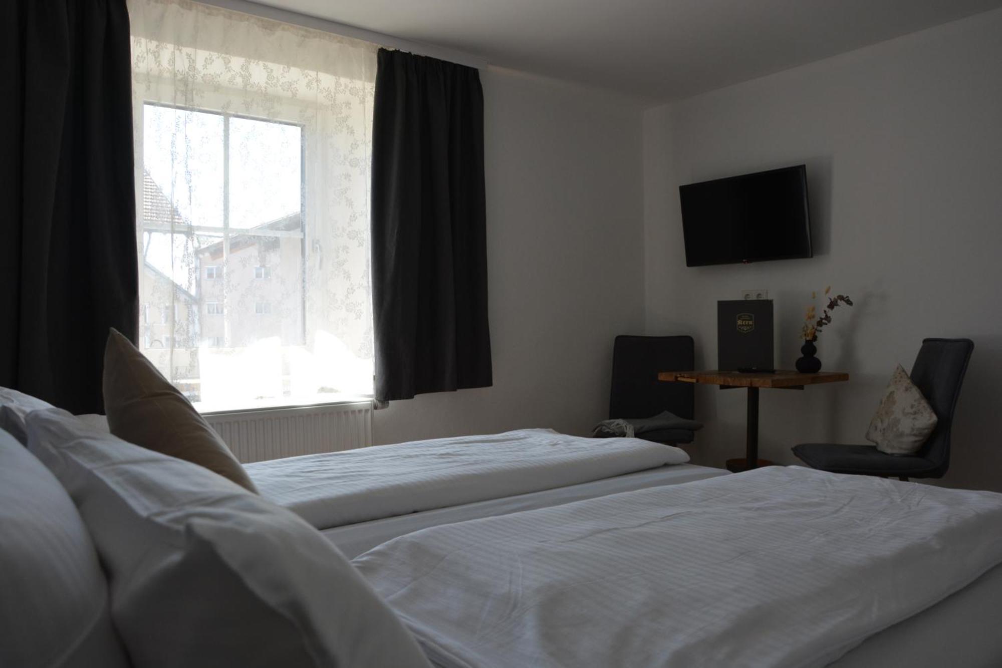 Hotel Garni Kern Halfing Esterno foto